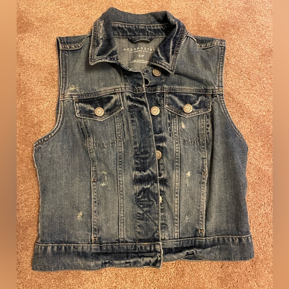 Aeropostale slight distressed vest size Sm. Super cute!